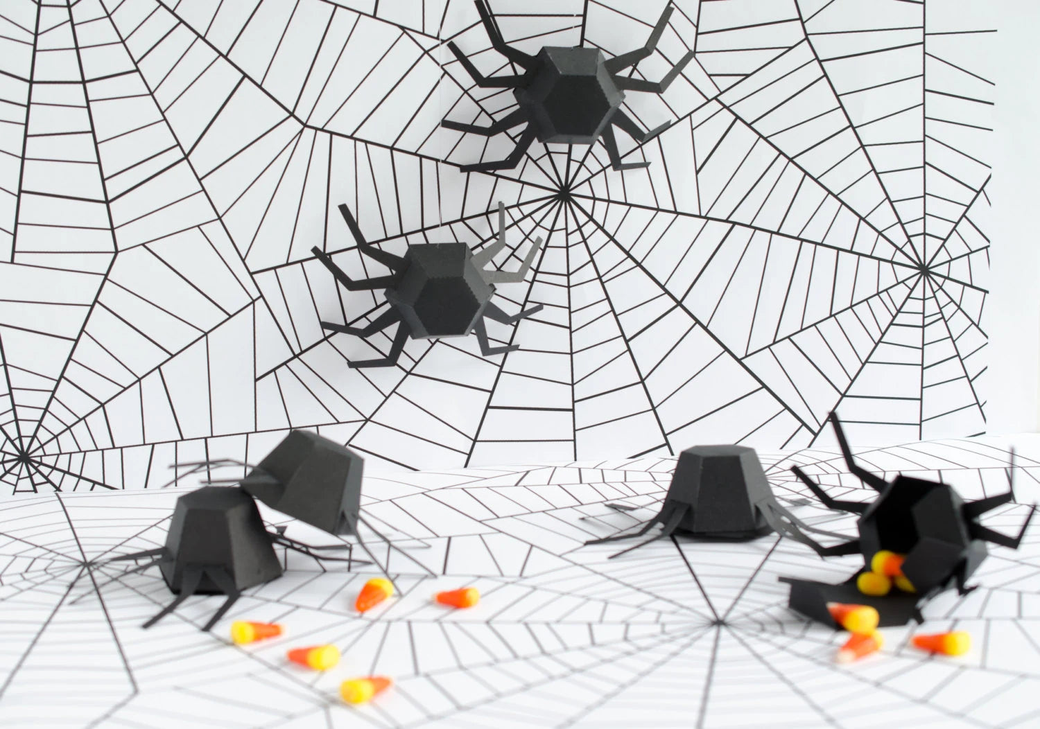 Halloween Spider, Geometric Spider Kit - Set of 6, DIY Halloween Kit, Halloween Decor, Spider Garland, Halloween Banner, Modern, Sculpture